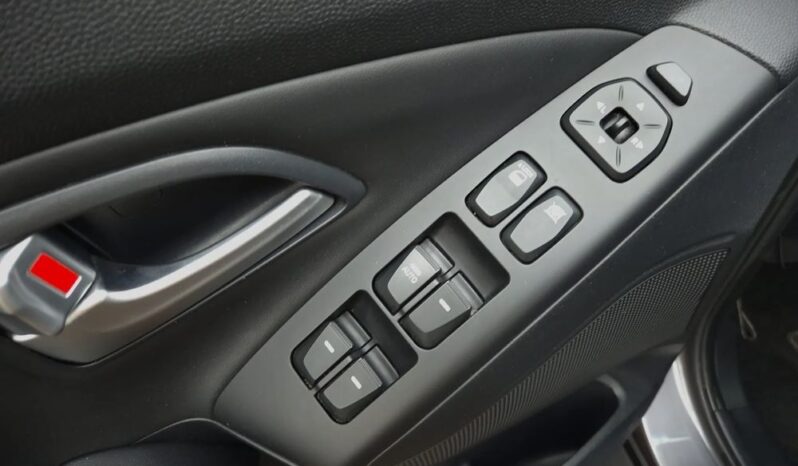 Hyundai ix35 Xenon 2xLED Nawigacja Kamera Pół Skóra 4xGrzane Fotele GWARANCJA full
