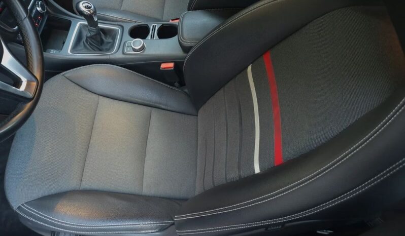 Mercedes-Benz Klasa A Bezwypadkowy Bi Xenon Pół Skóra Led Sportowe Grzane Fotele full