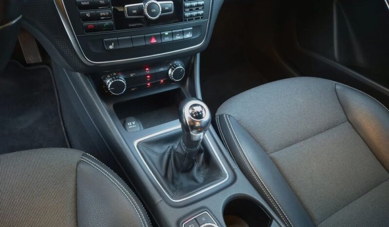 Mercedes-Benz Klasa A Bezwypadkowy Bi Xenon Pół Skóra Led Sportowe Grzane Fotele full