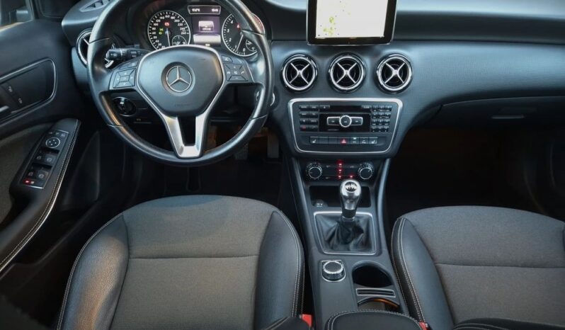 Mercedes-Benz Klasa A Bezwypadkowy Bi Xenon Pół Skóra Led Sportowe Grzane Fotele full