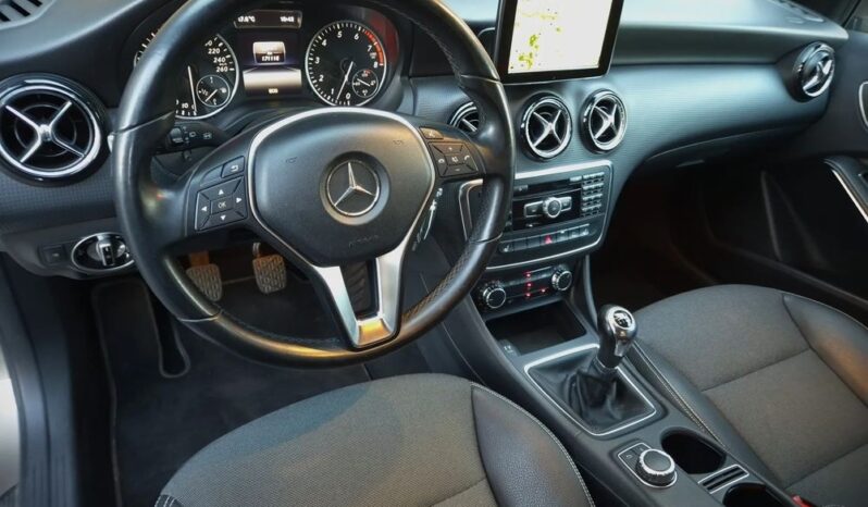 Mercedes-Benz Klasa A Bezwypadkowy Bi Xenon Pół Skóra Led Sportowe Grzane Fotele full