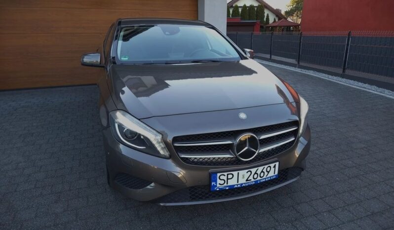 Mercedes-Benz Klasa A Bezwypadkowy Bi Xenon Pół Skóra Led Sportowe Grzane Fotele full