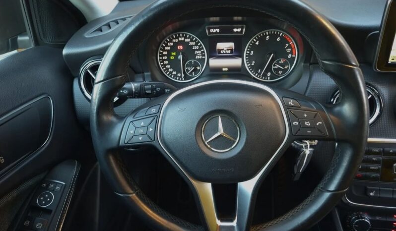 Mercedes-Benz Klasa A Bezwypadkowy Bi Xenon Pół Skóra Led Sportowe Grzane Fotele full