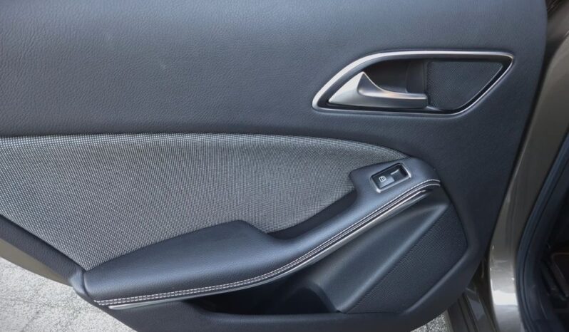 Mercedes-Benz Klasa A Bezwypadkowy Bi Xenon Pół Skóra Led Sportowe Grzane Fotele full