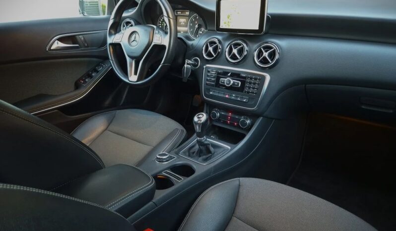 Mercedes-Benz Klasa A Bezwypadkowy Bi Xenon Pół Skóra Led Sportowe Grzane Fotele full