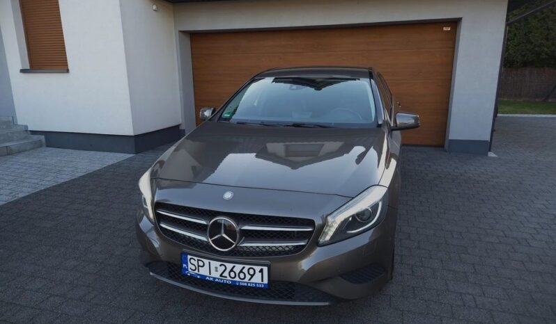 Mercedes-Benz Klasa A Bezwypadkowy Bi Xenon Pół Skóra Led Sportowe Grzane Fotele full