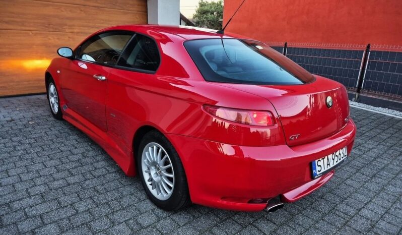 Alfa Romeo GT full