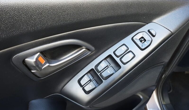 Hyundai ix35 Super Stan Nawigacja Android/Apple Led Pół skóra 4x Grzane Fotele full