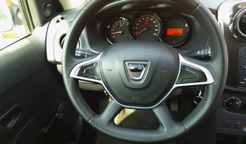 Dacia Sandero SCe 75 Essential full