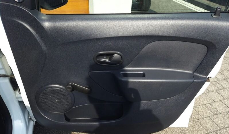 Dacia Sandero SCe 75 Essential full