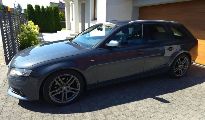 Audi A4 Avant full