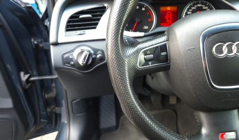 Audi A4 Avant full