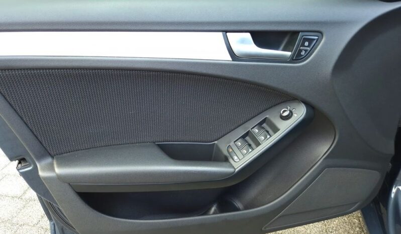 Audi A4 Avant full