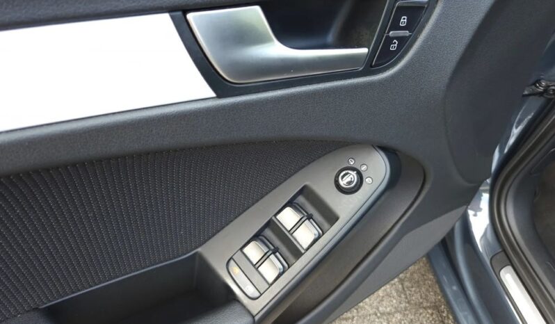 Audi A4 Avant full